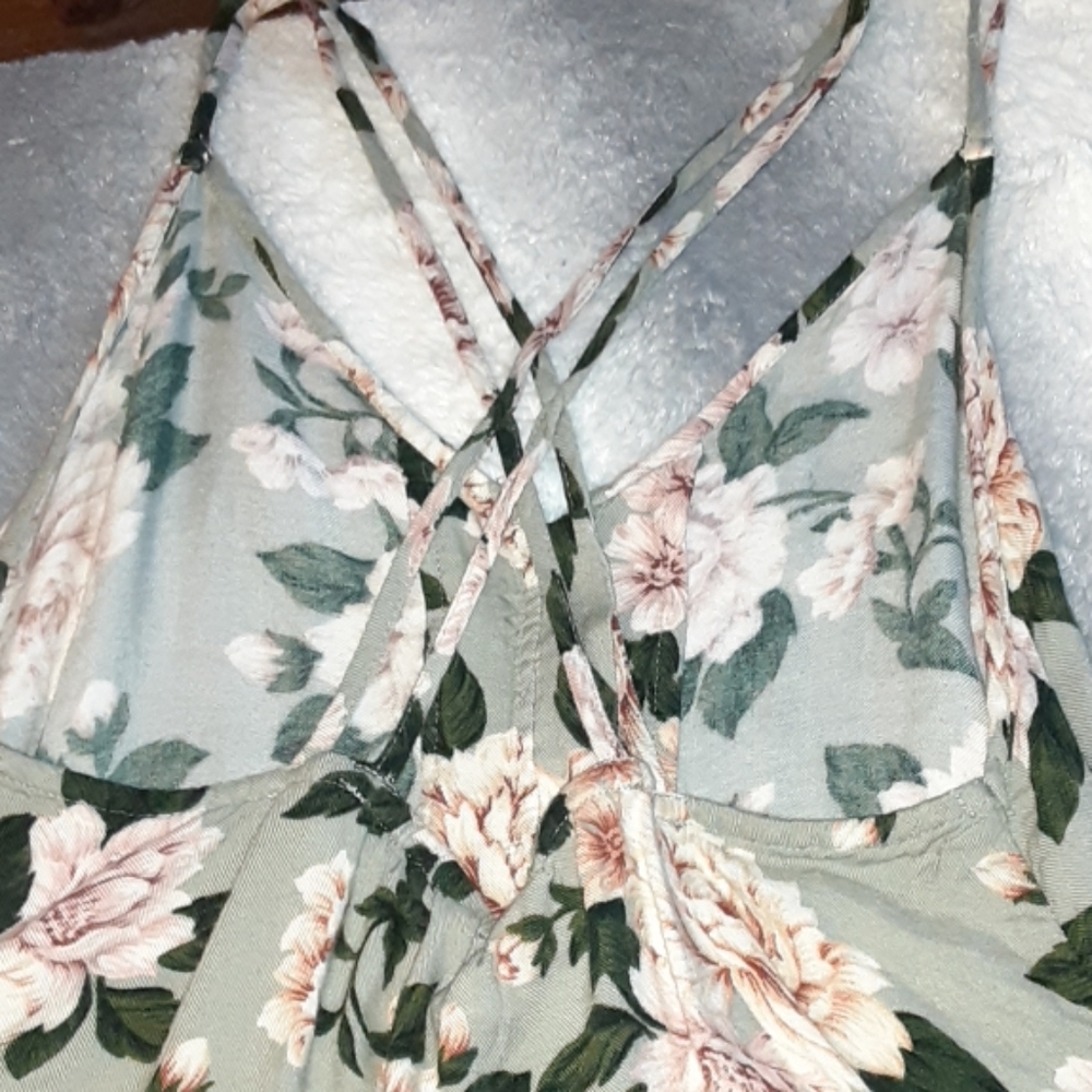 Tank - Picture 3 of 3